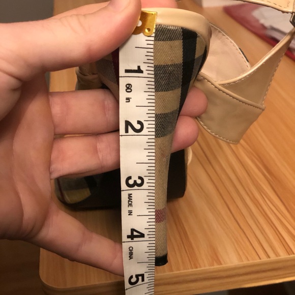 London Burberry Heel - Picture 5 of 5